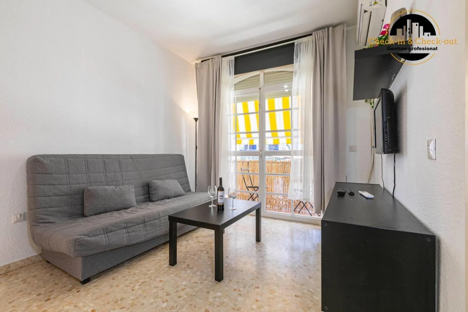 Apartment El Bajondillo Beach A 30 Metros De La Playa Torremolinos Spain